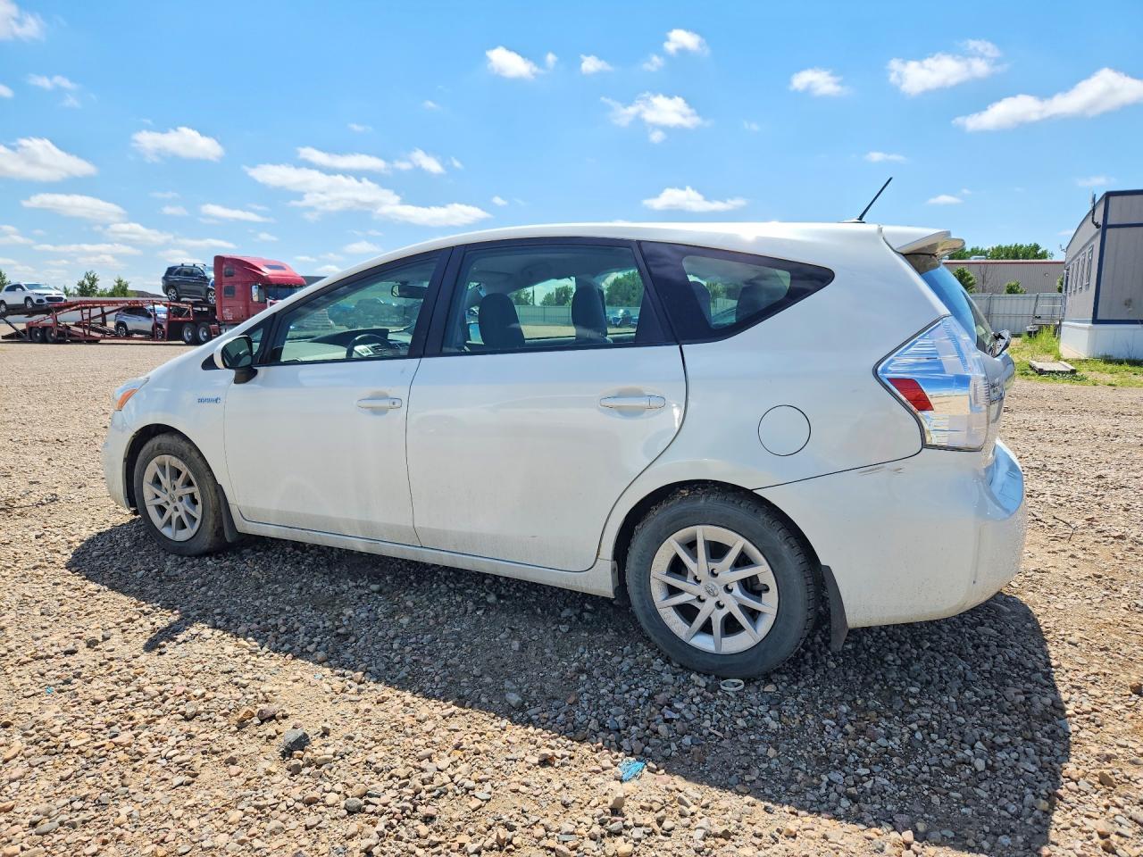 2014 Toyota Prius V Three - Фото 2