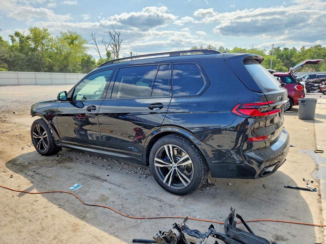 2025 BMW X7 xDrive40I - Фото 2