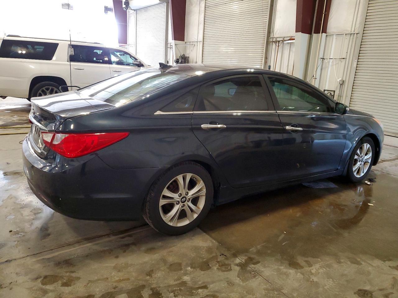 2013 Hyundai Sonata Limited - Image 3