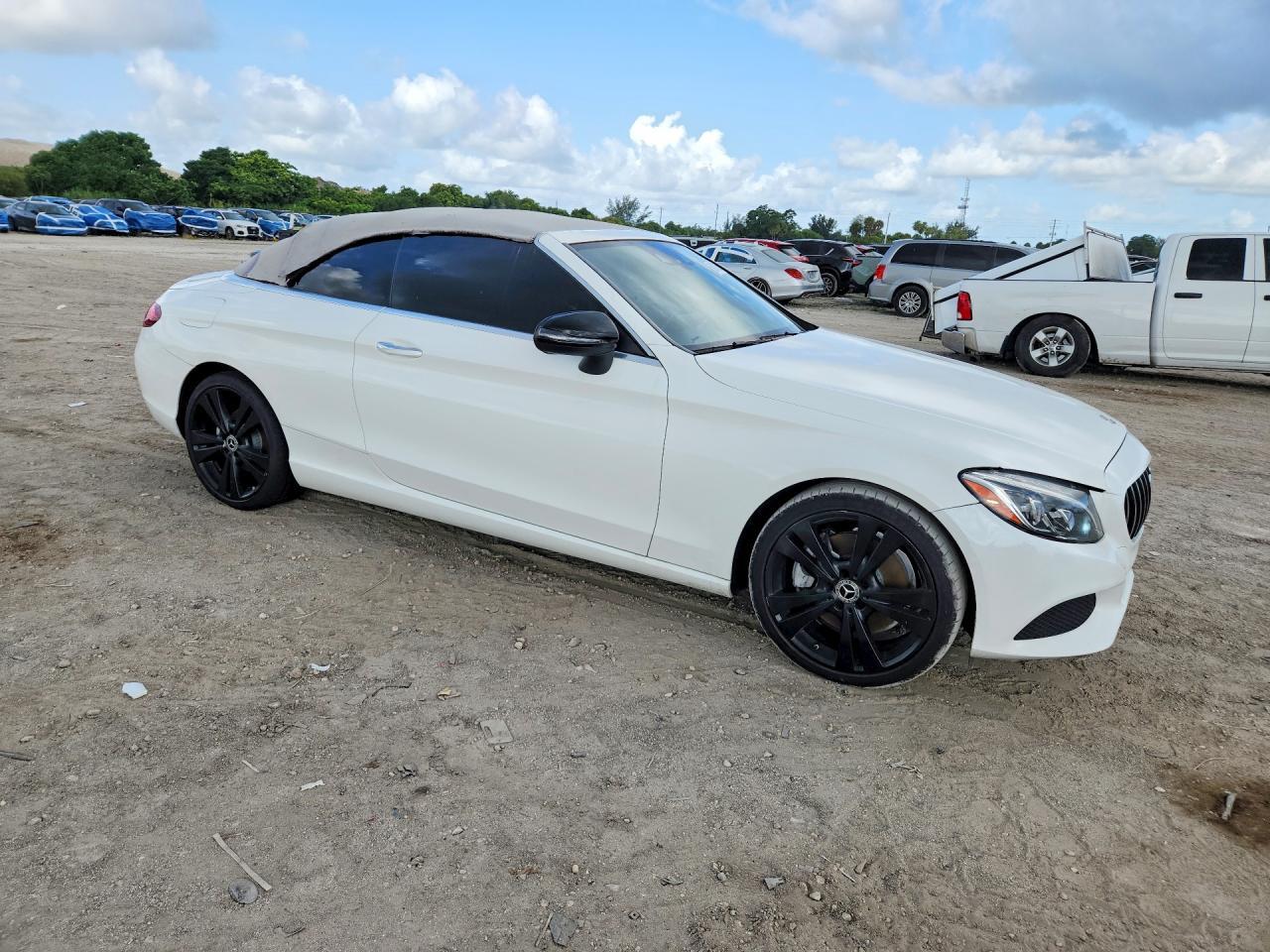 2017 Mercedes-Benz C 300 - Фото 4