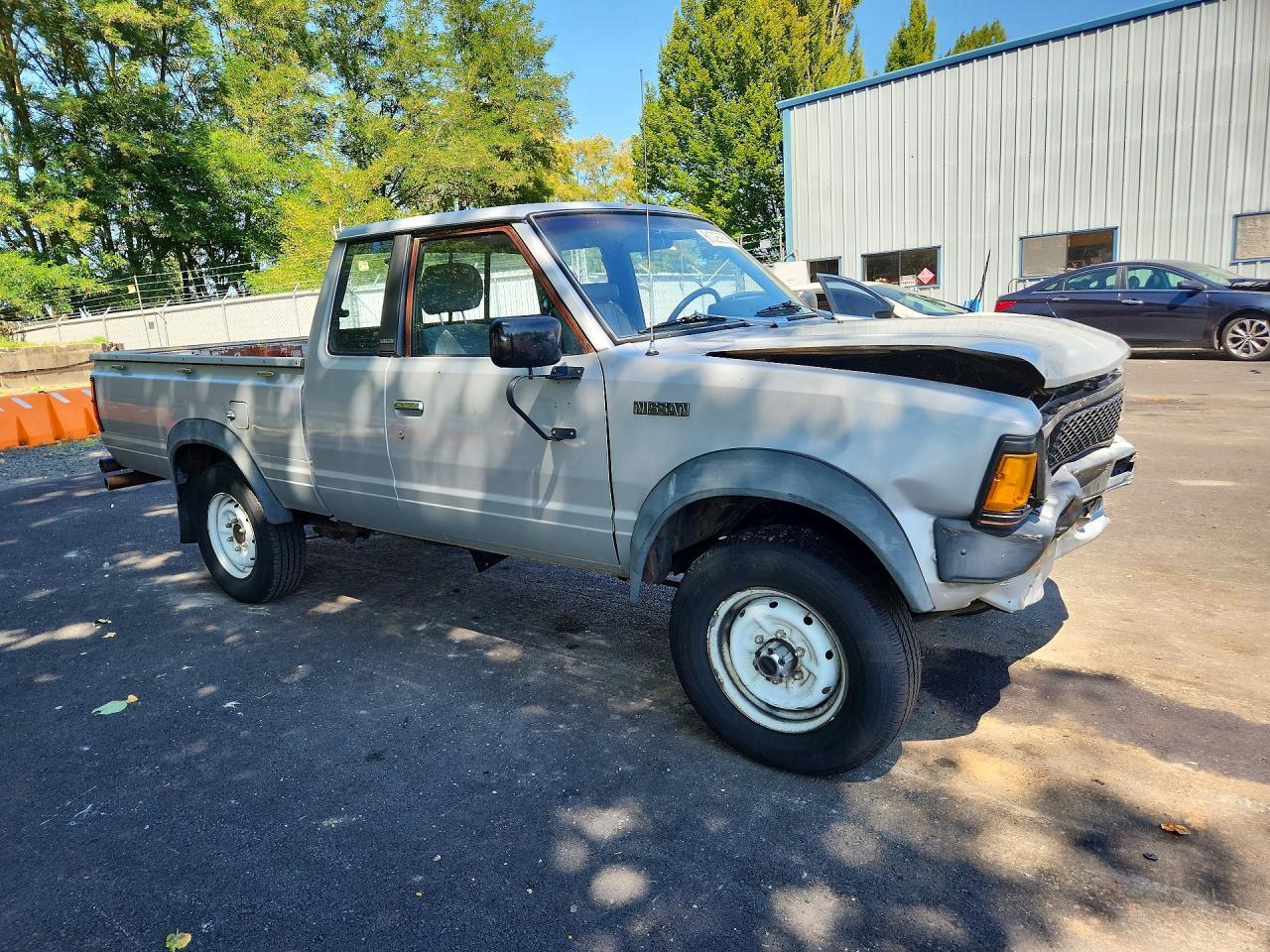 1984 Datsun 720 King Cab 4X4 - Фото 4