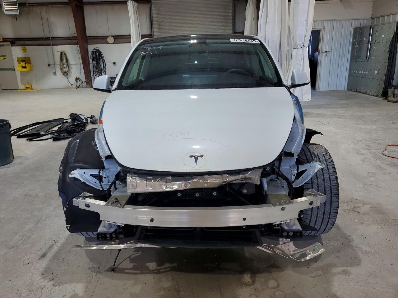 2025 Tesla Model Y - Фото 5