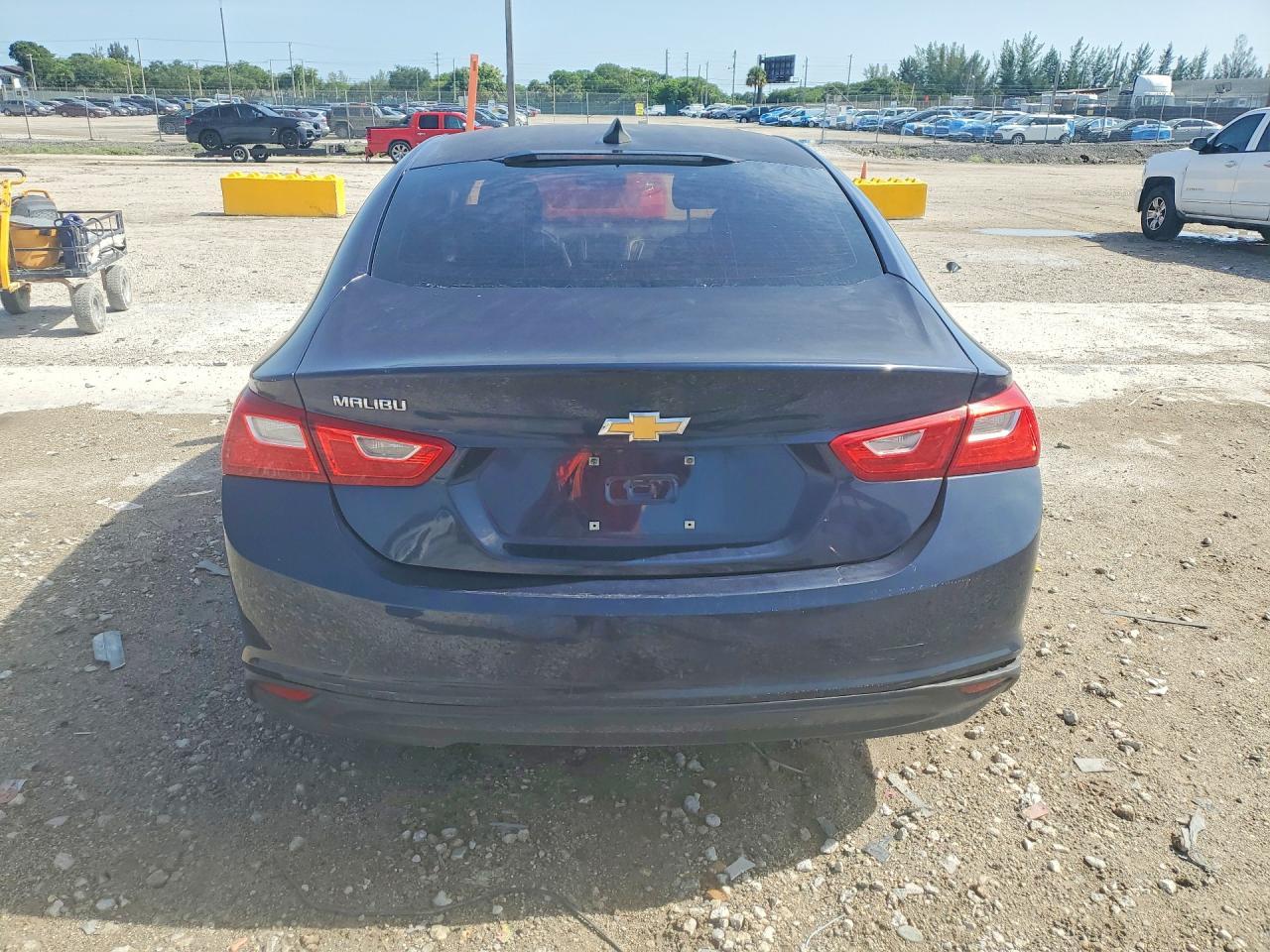 2017 Chevrolet Malibu Ls - Image 6