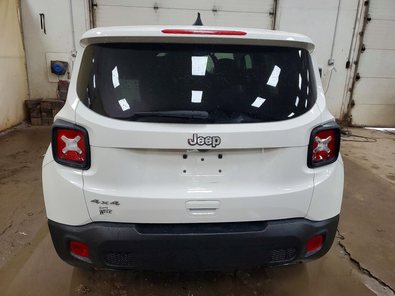 2023 Jeep Renegade Latitude - Фото 6