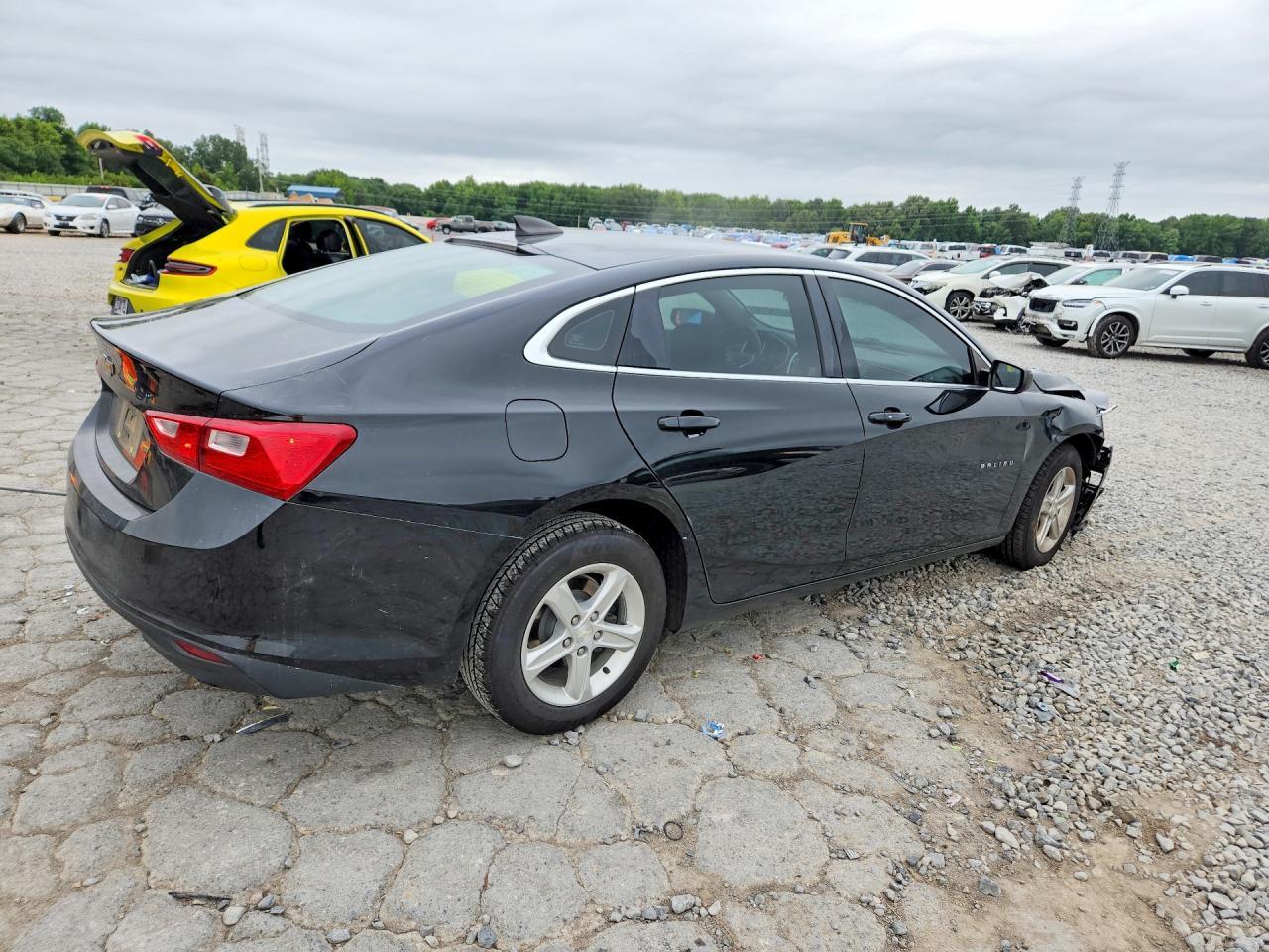 2020 Chevrolet Malibu Ls - Фото 3