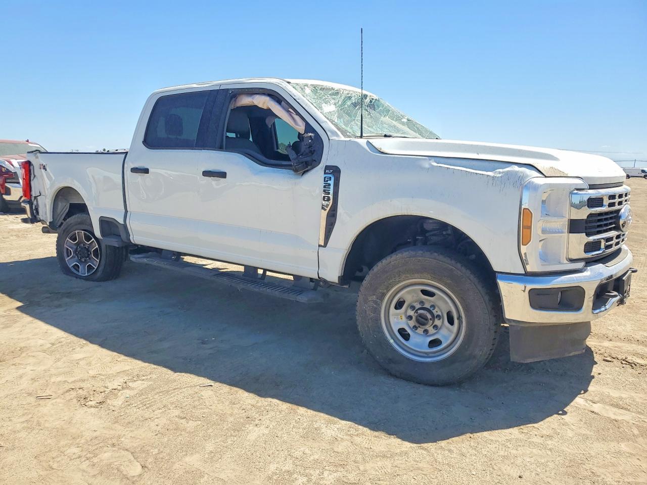 2025 Ford F250 Super Duty - Image 4