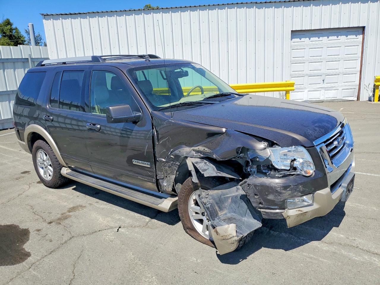 2006 Ford Explorer Eddie Bauer - Image 4
