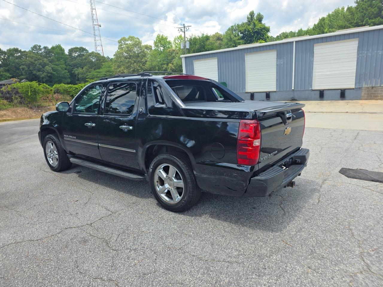2013 Chevrolet Avalanche Ltz - Image 3