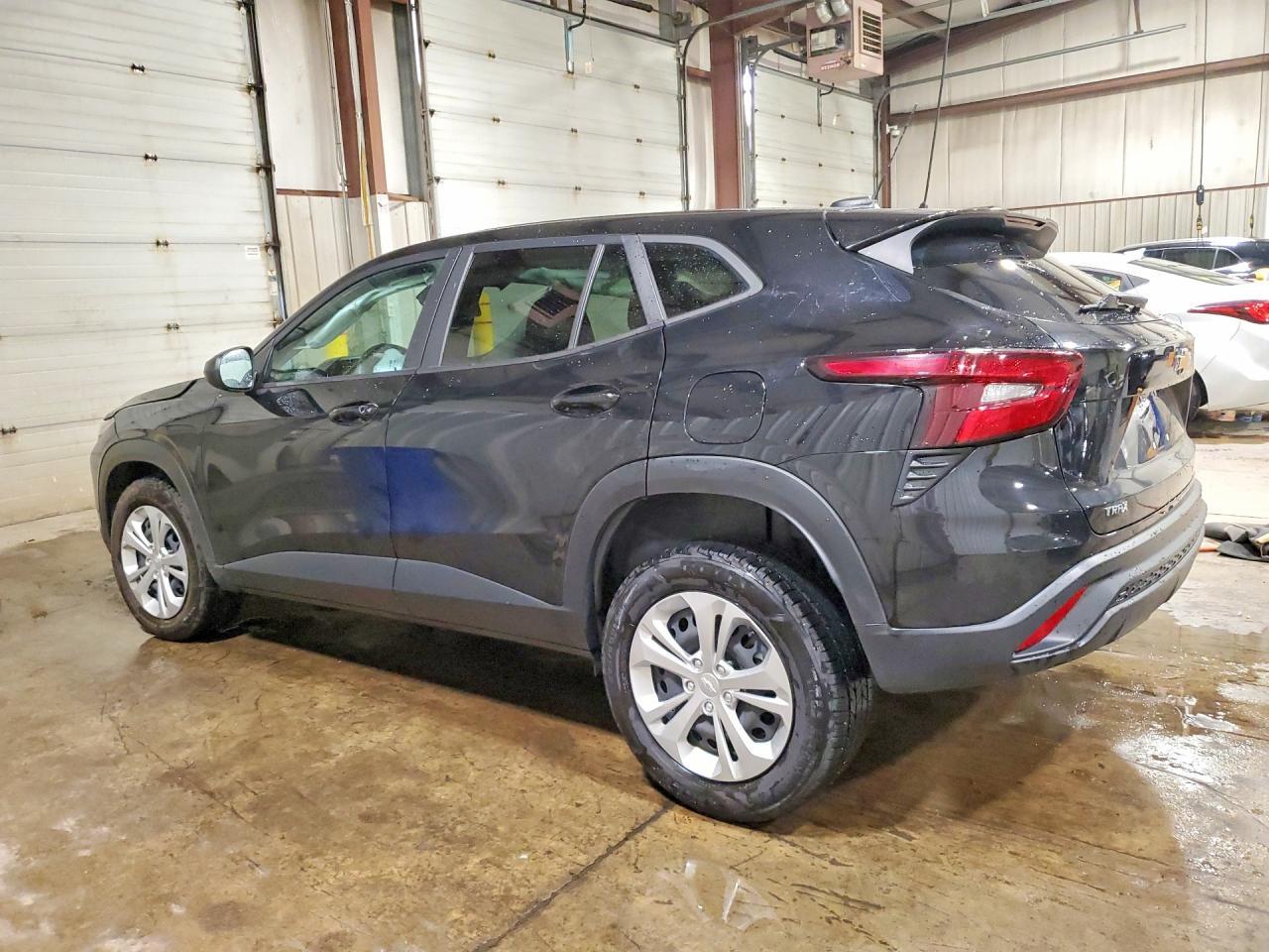 2024 Chevrolet Trax Ls - Фото 2