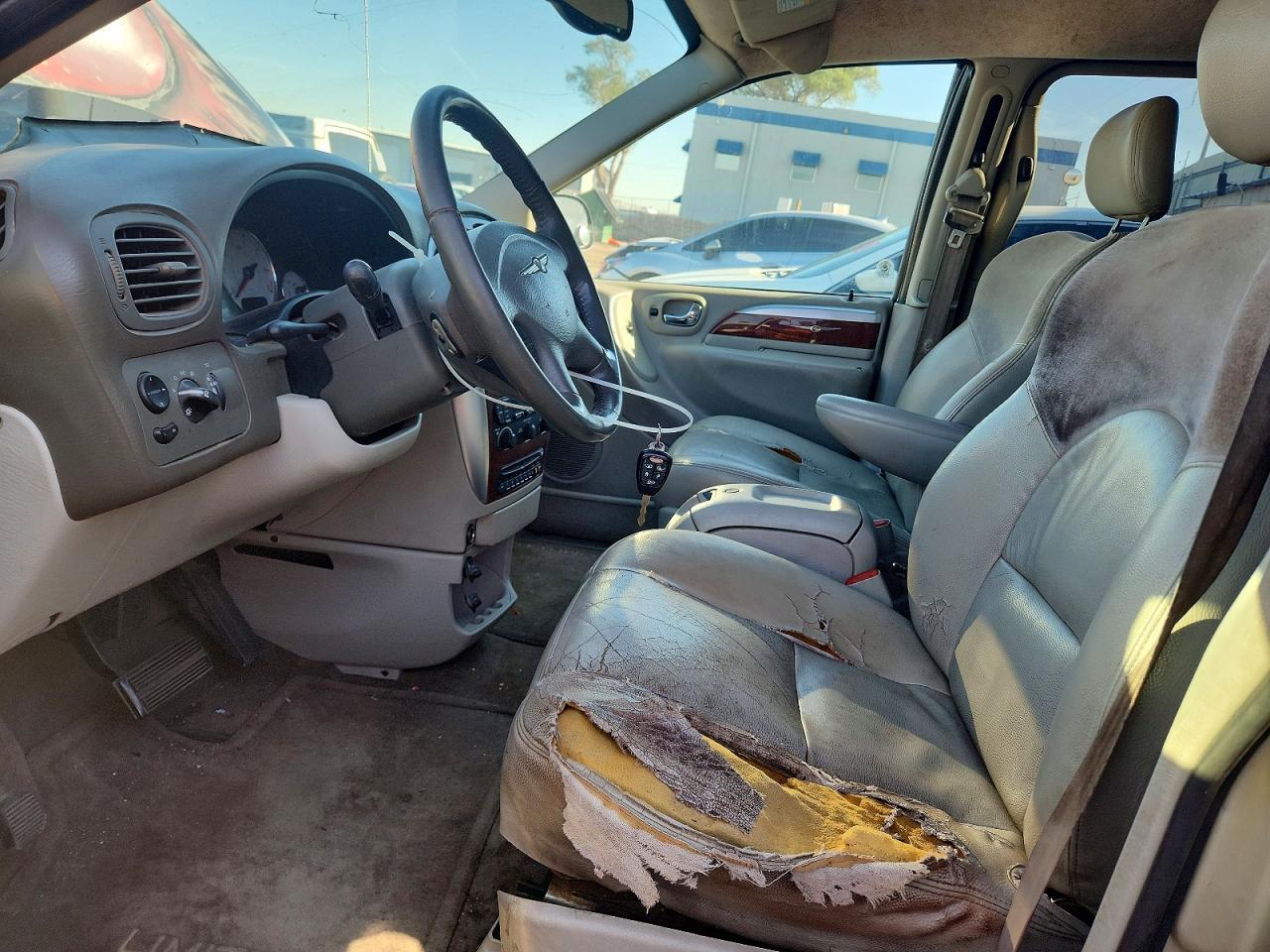 2005 Chrysler Town & Country Limited - Фото 7