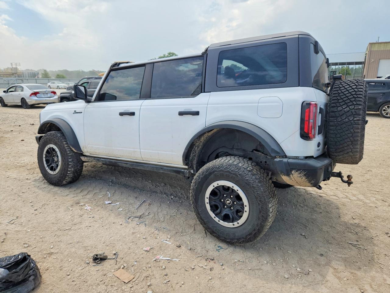 2023 Ford Bronco Base - Фото 2