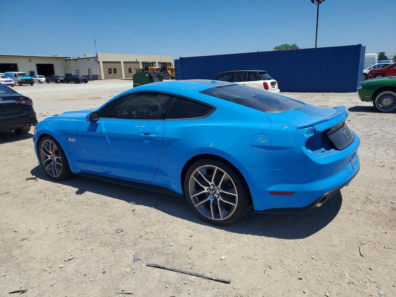2017 Ford Mustang Gt - Фото 2