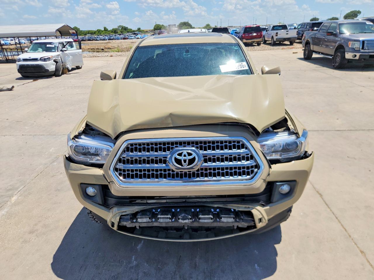 2017 Toyota Tacoma Trd Off-Road - Image 5