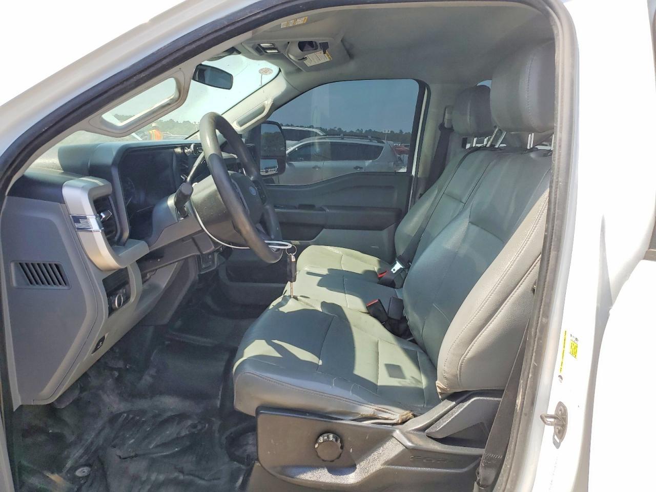 2024 Ford F250 Super Duty - Фото 7