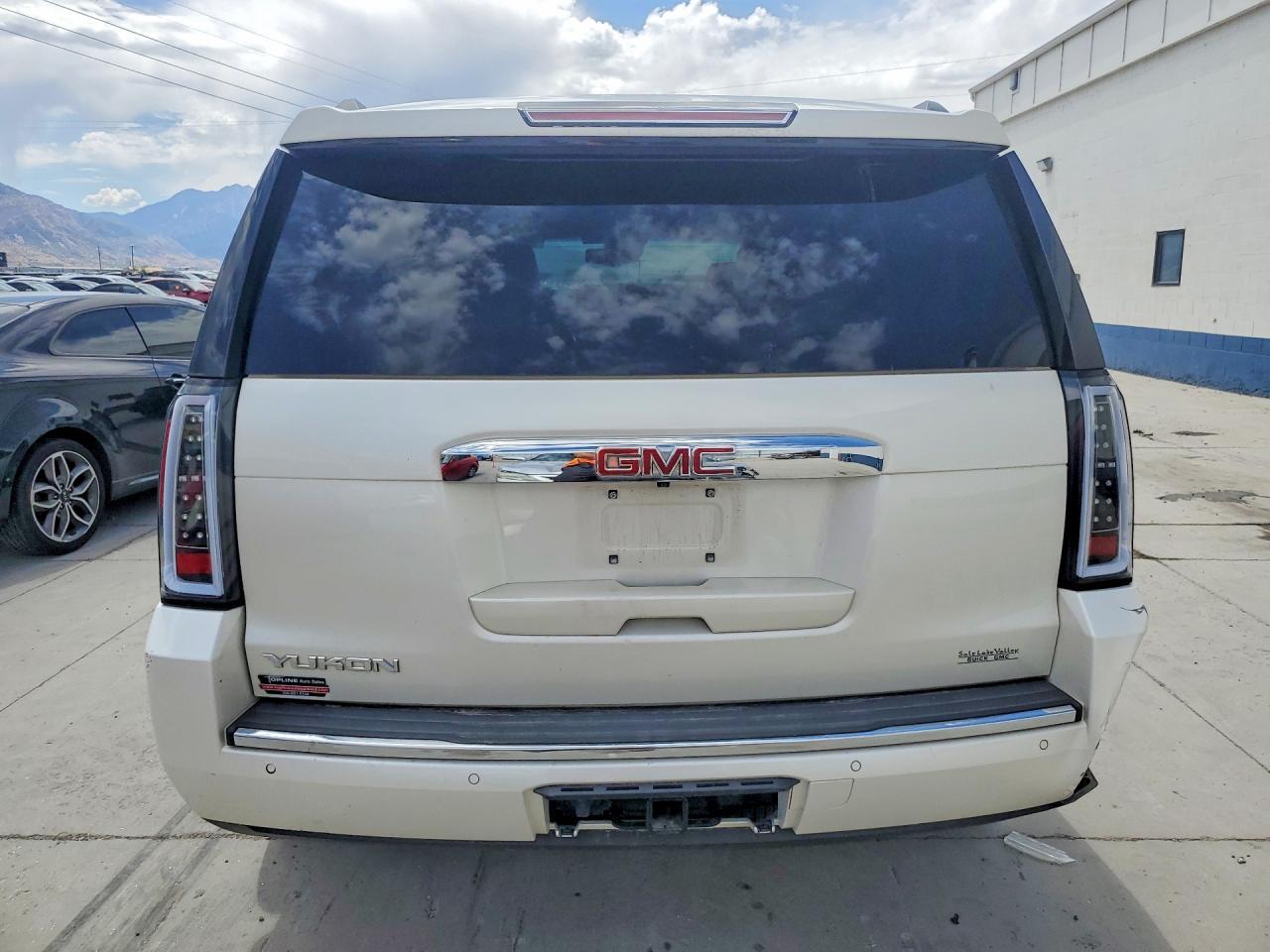 2015 GMC Yukon Denali - Фото 6