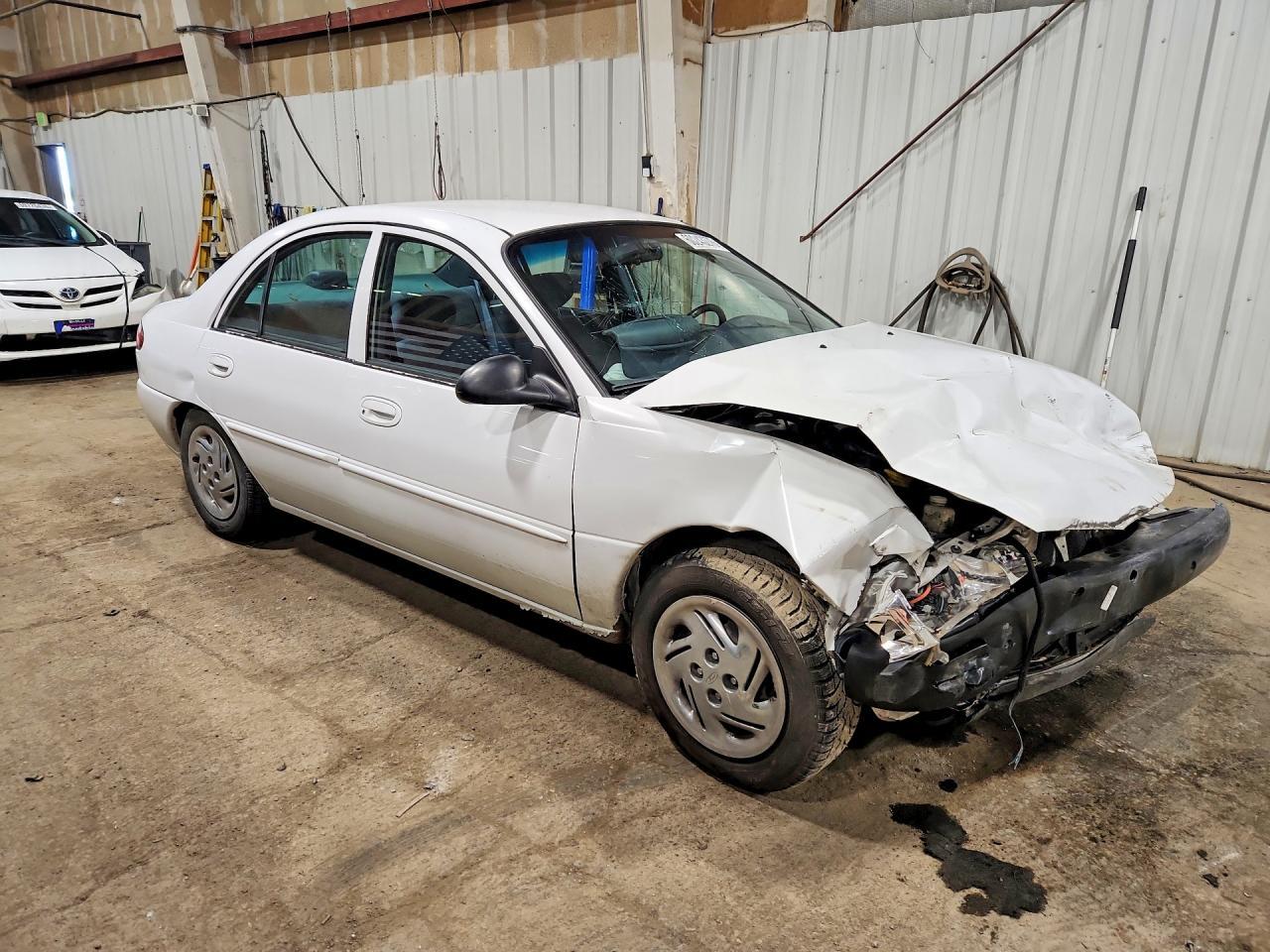 1999 Ford Escort Se - Фото 4