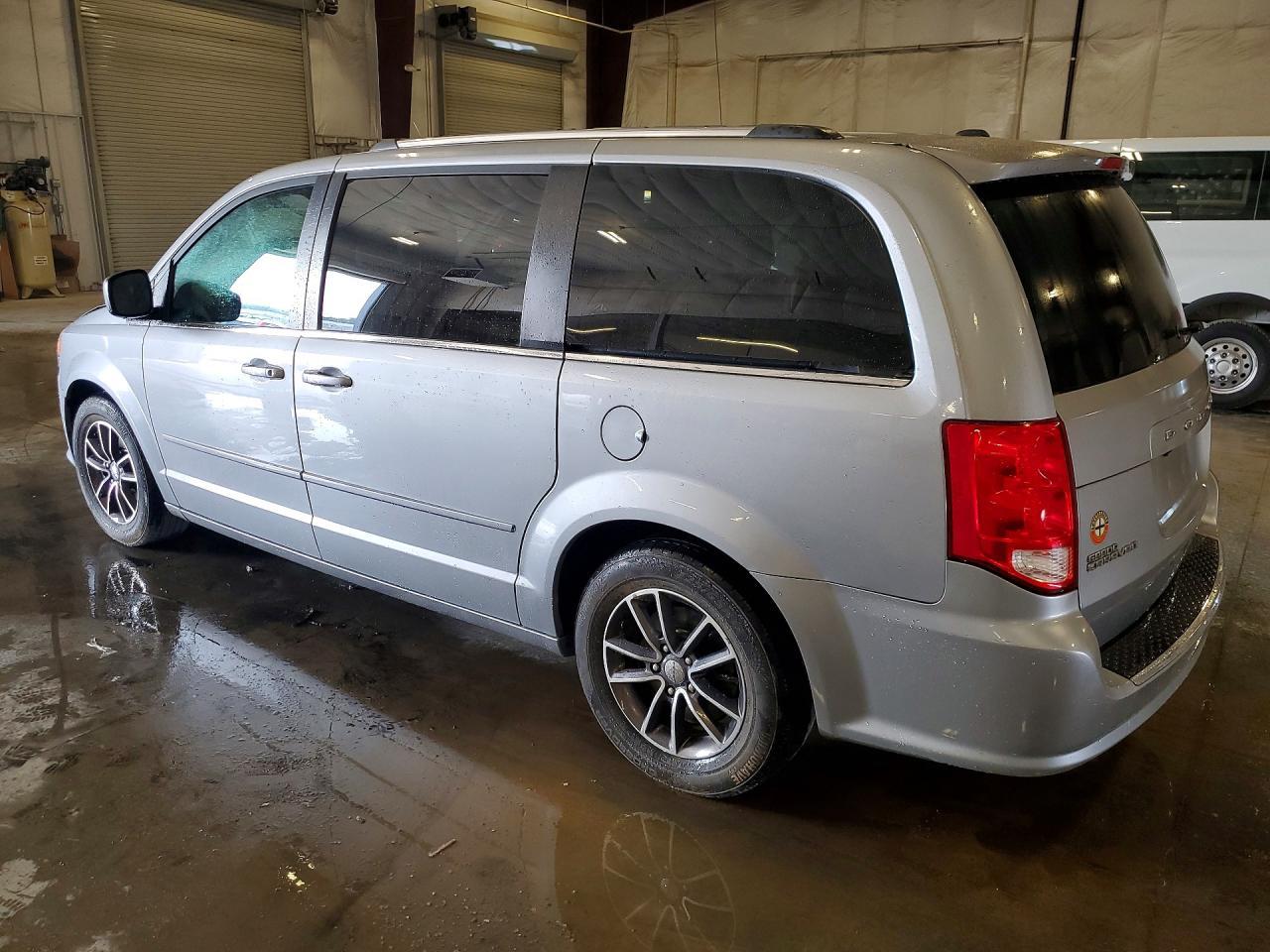 2017 Dodge Grand Caravan Sxt - Image 2