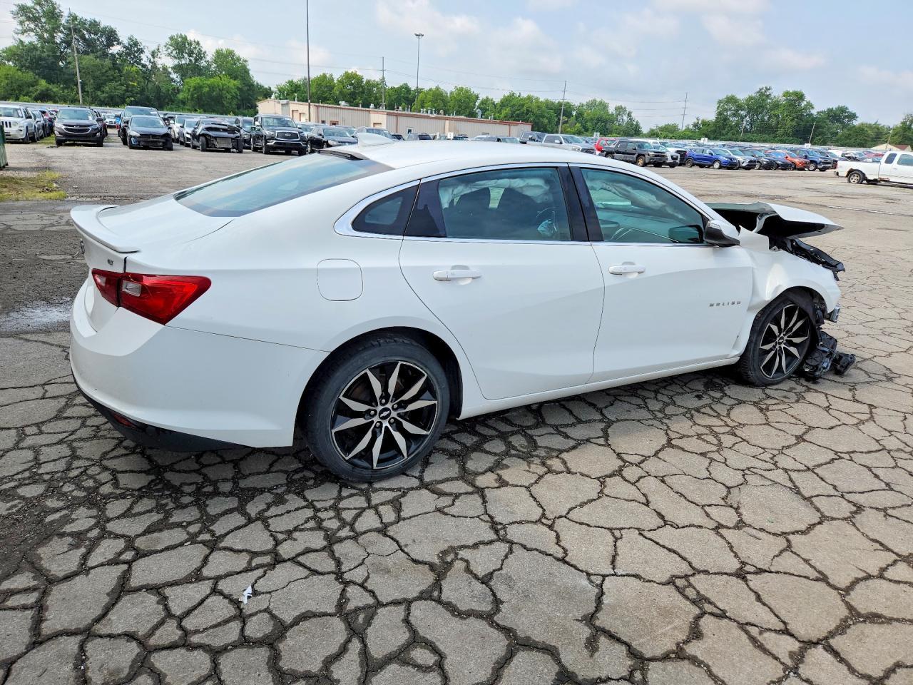 2018 Chevrolet Malibu Lt - Фото 3