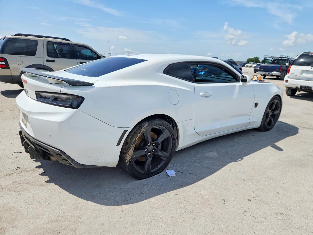 2017 Chevrolet Camaro Ss - Image 3