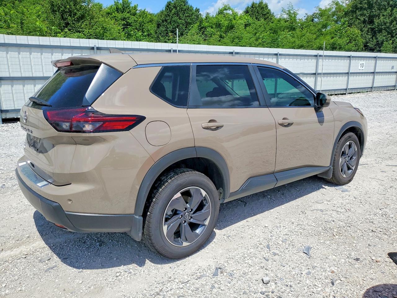 2025 Nissan Rogue Sv - Image 3