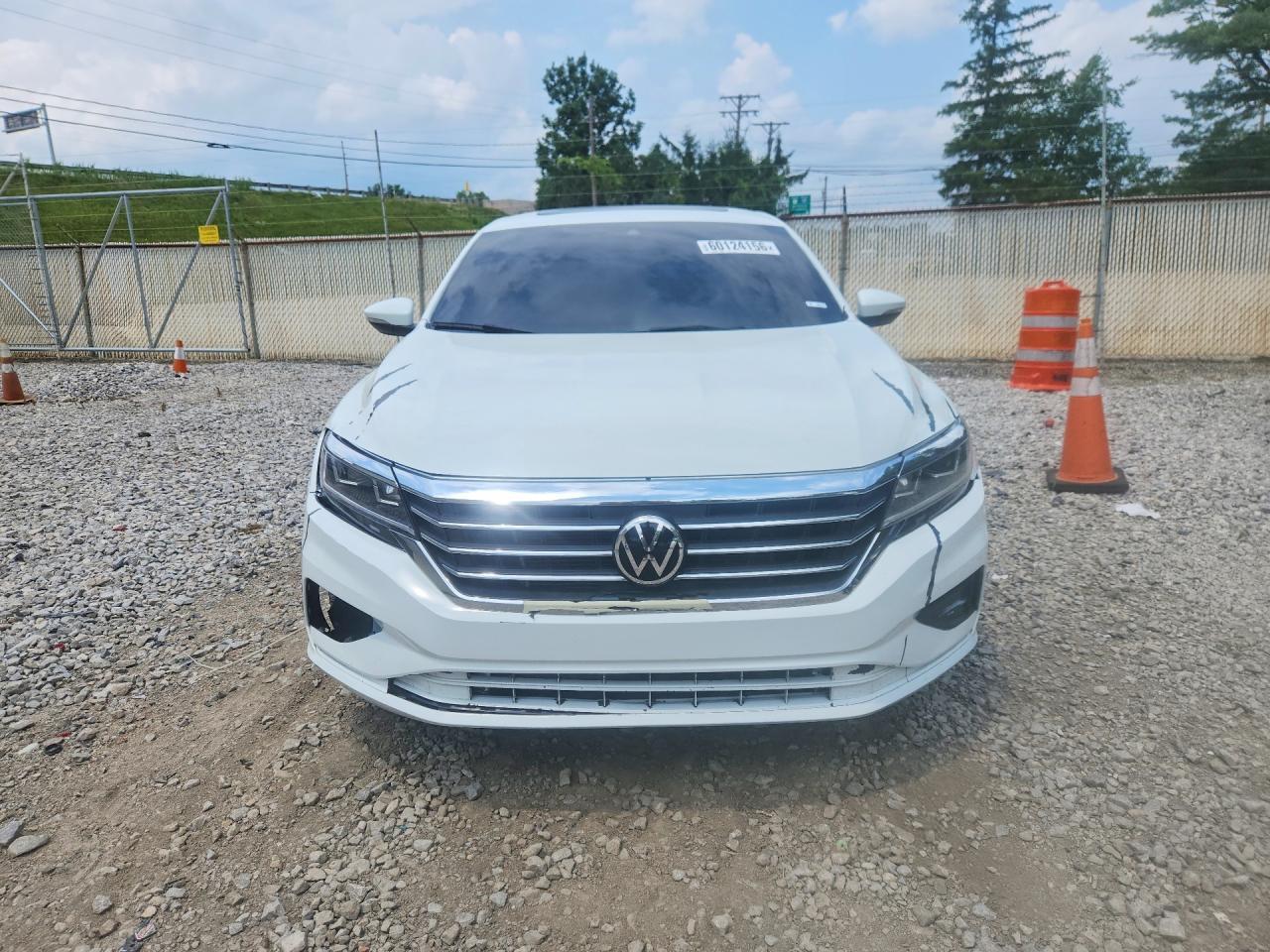 2020 Volkswagen Passat Se - Image 5