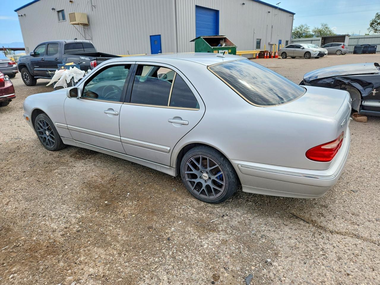 2000 Mercedes-Benz E 430 - Image 2