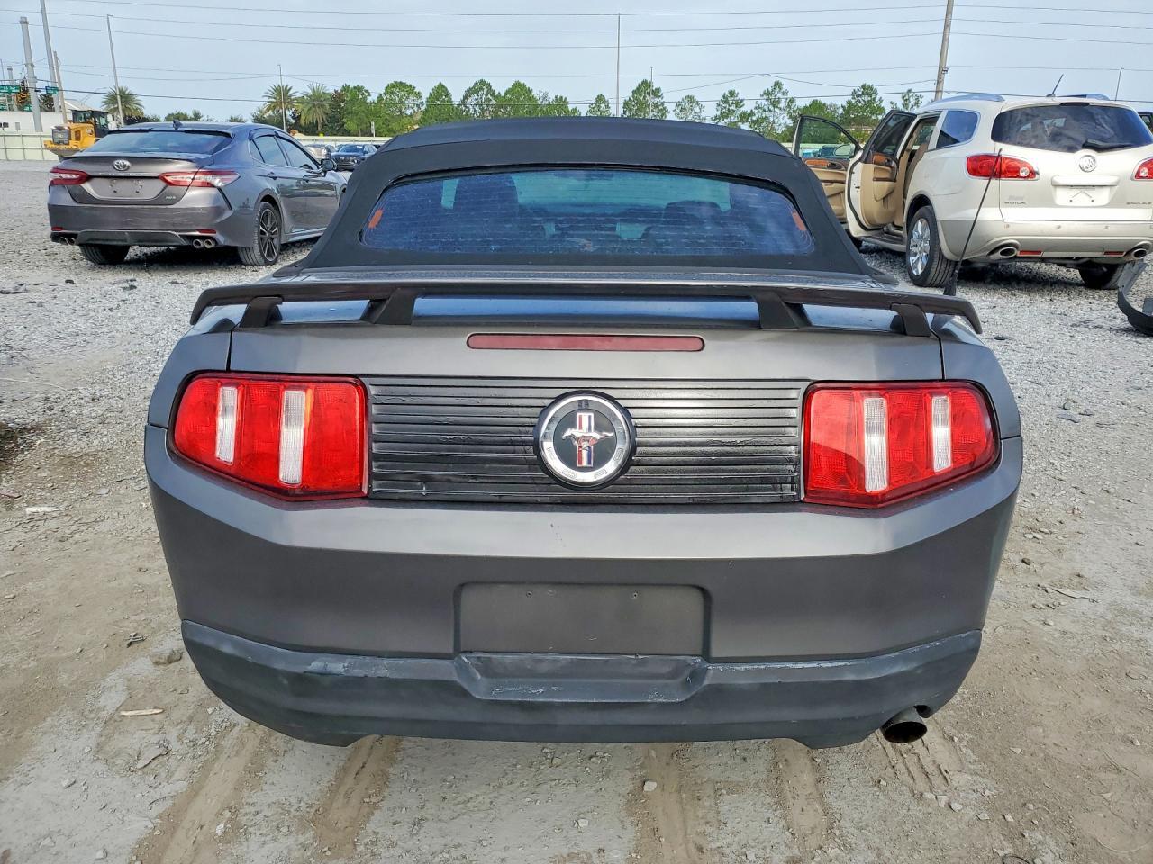 2010 Ford Mustang - Image 6