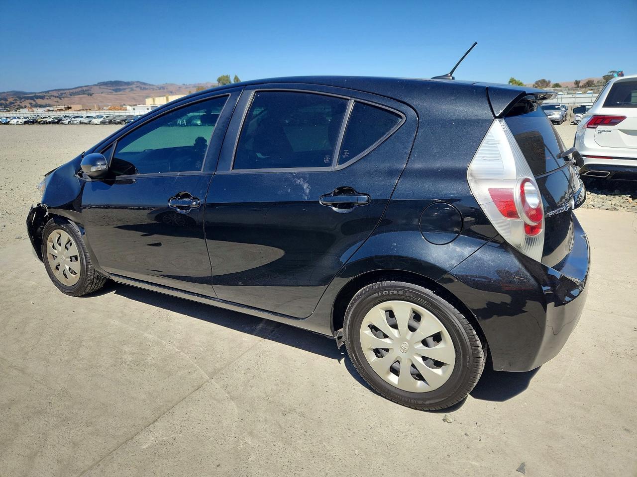 2014 Toyota Prius C Three - Фото 2