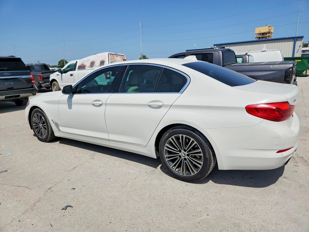 2019 BMW 530 Xi - Фото 2