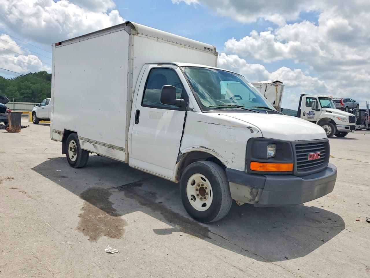 2011 GMC Savana Cutaway G3500 - Фото 4