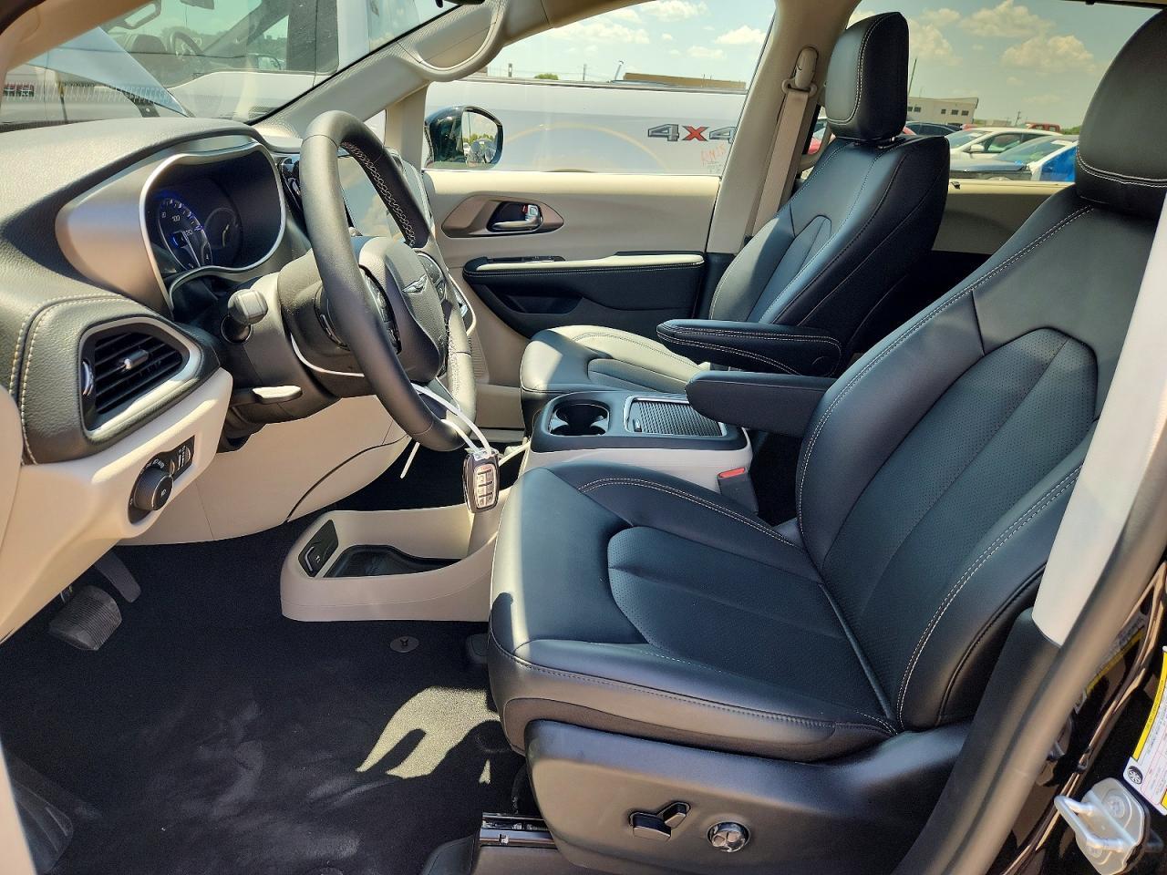 2024 Chrysler Pacifica Touring L - Фото 7