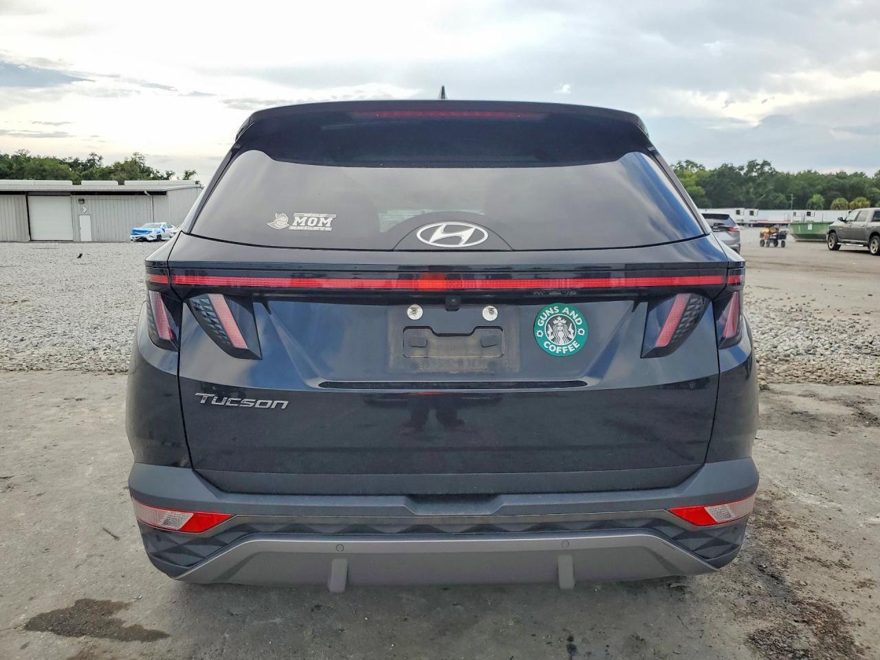 2022 Hyundai Tucson Limited - Image 6