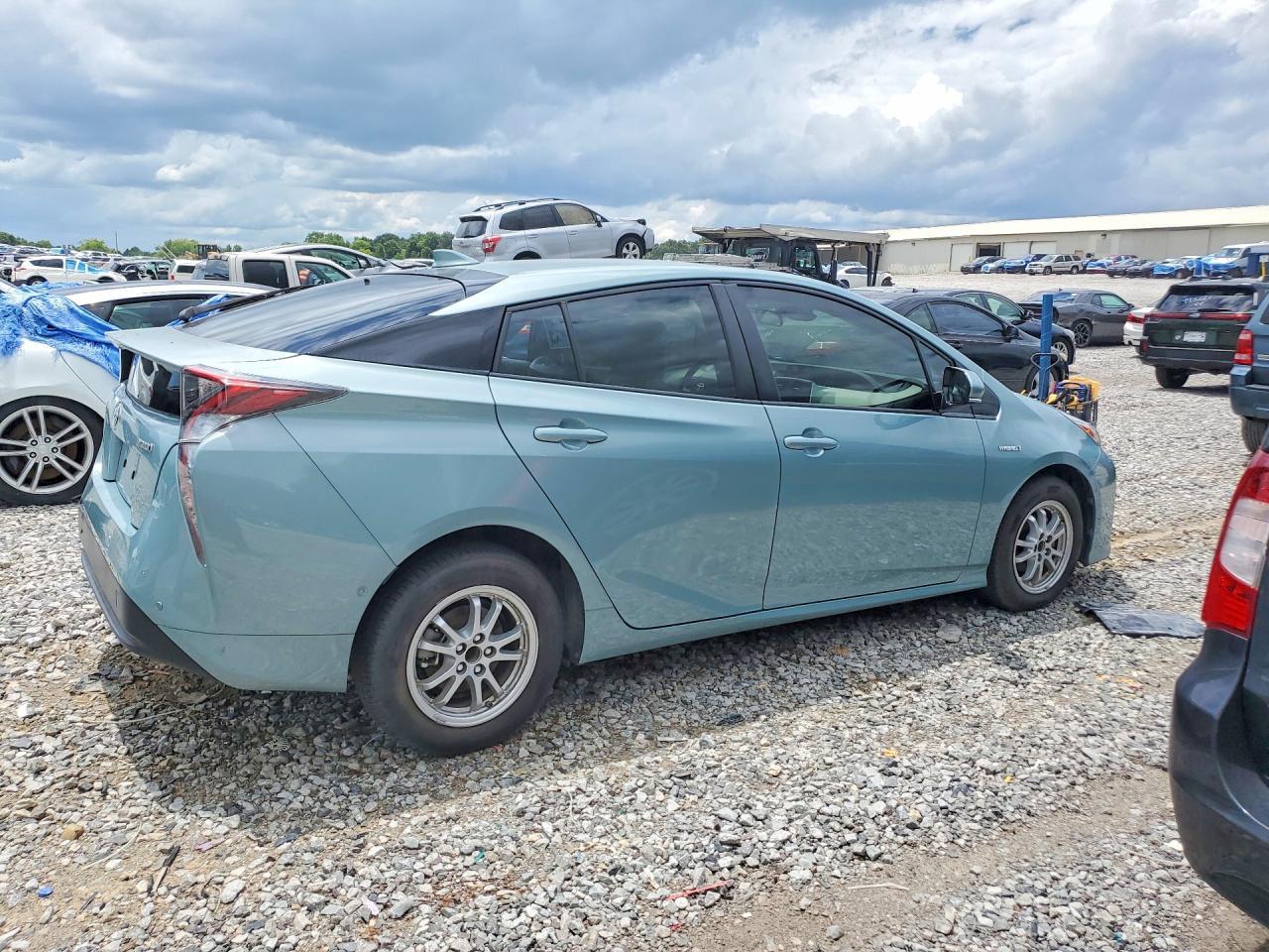 2017 Toyota Prius Three - Image 3