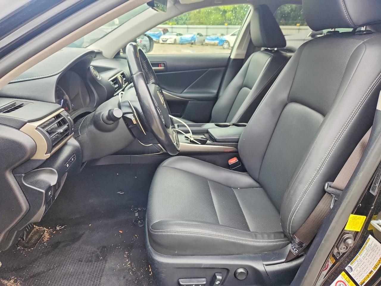 2017 Lexus Is 200T - Фото 7