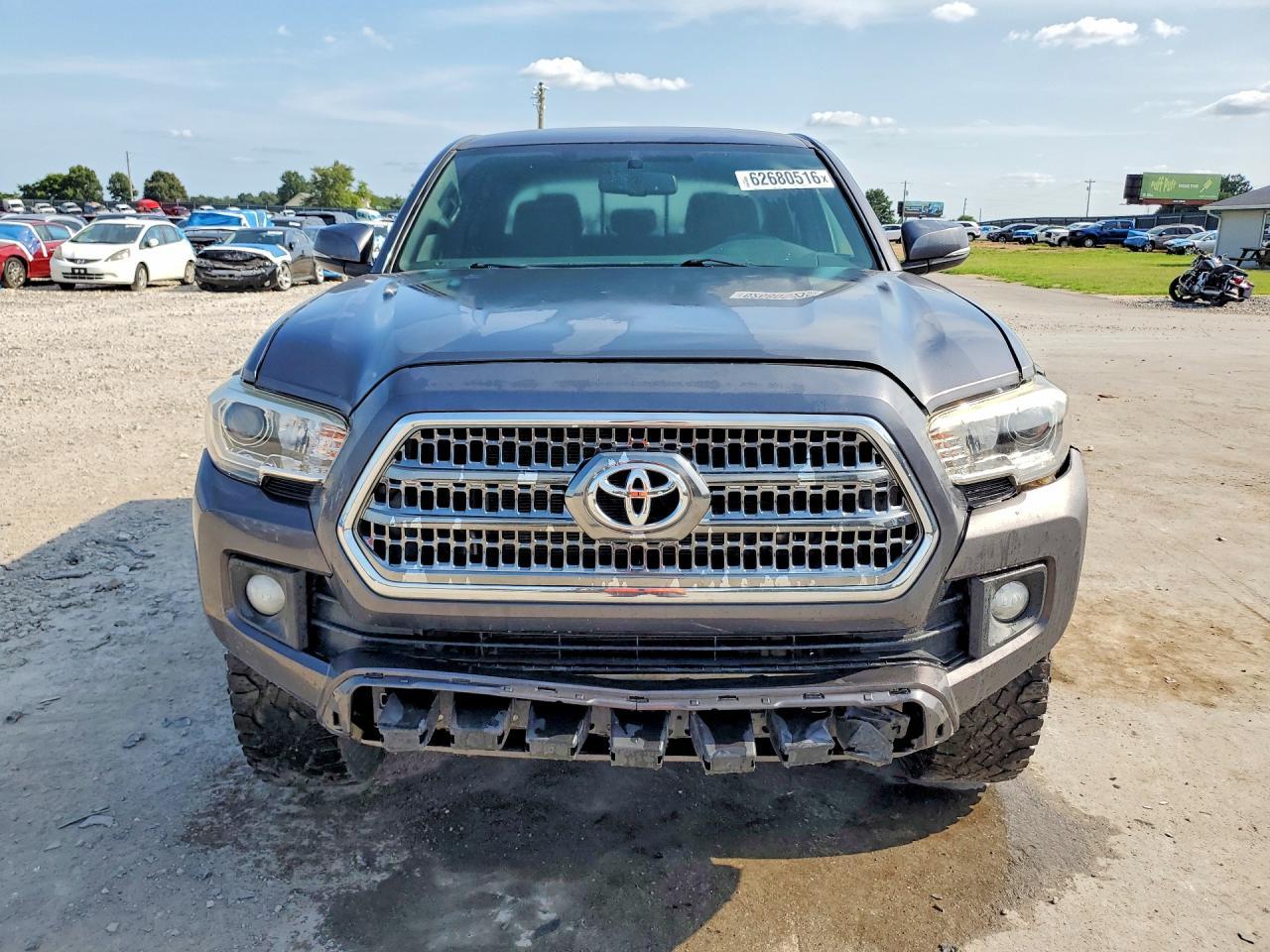 2017 Toyota Tacoma Trd Off-Road - Image 5