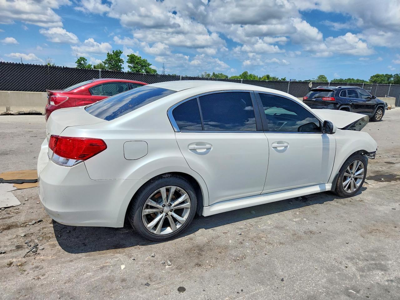 2013 Subaru Legacy 2.5I Premium - Фото 3