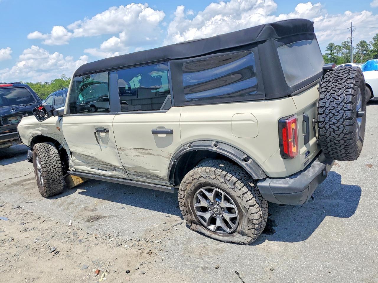 2025 Ford Bronco Badlands - Фото 2