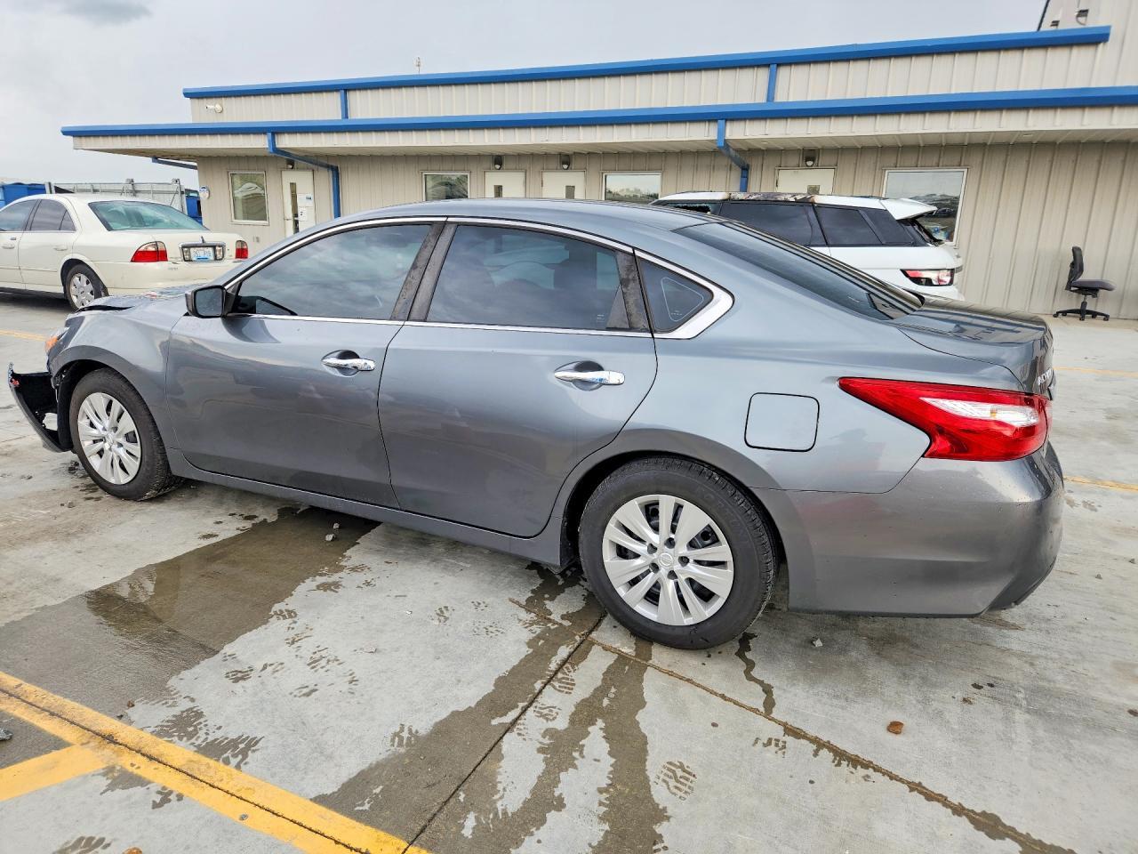 2016 Nissan Altima 2.5 S - Фото 2