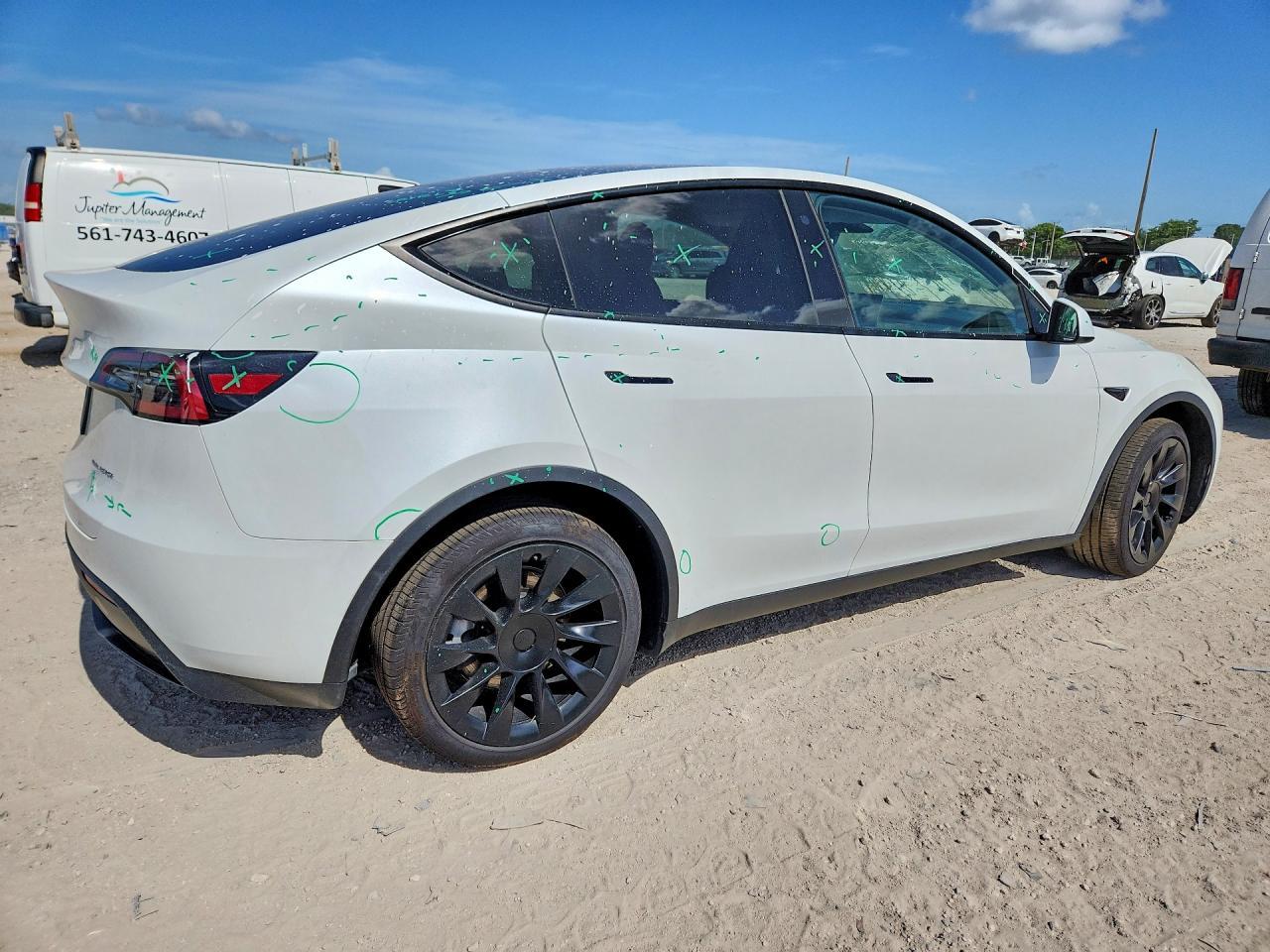 2023 Tesla Model Y - Фото 3