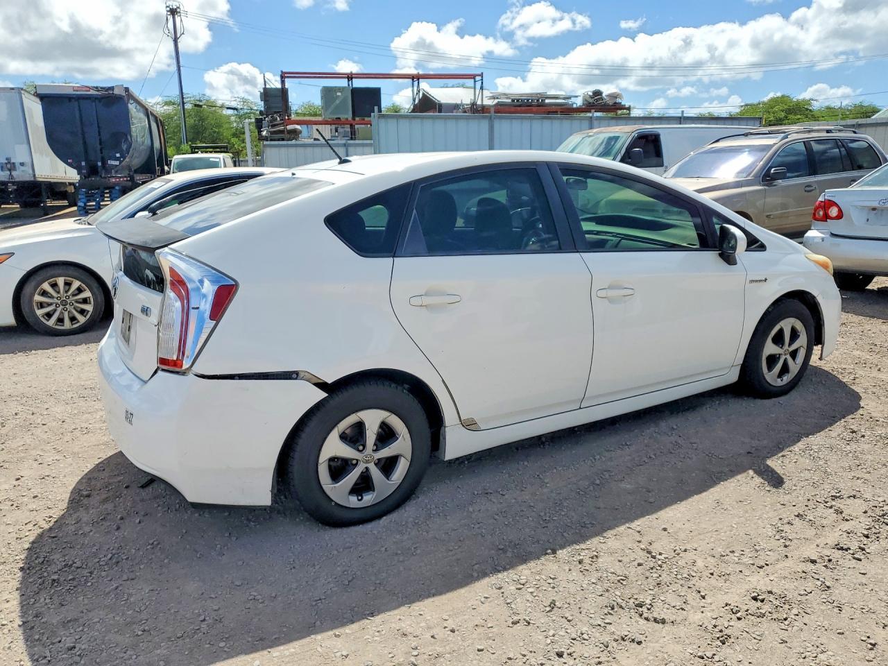 2014 Toyota Prius One - Фото 3