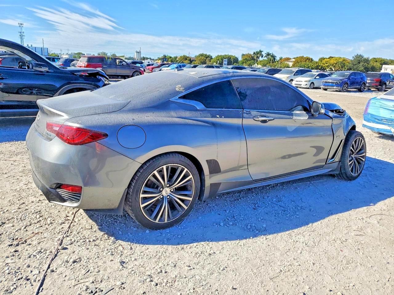 2017 Infiniti Q60 2.0T Premium - Фото 3