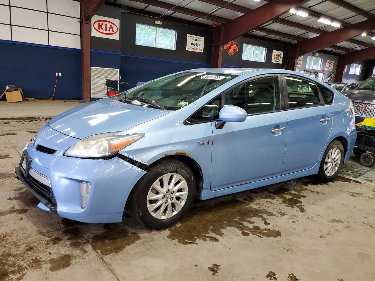 2014 Toyota Prius Plug-In Hybrid Base