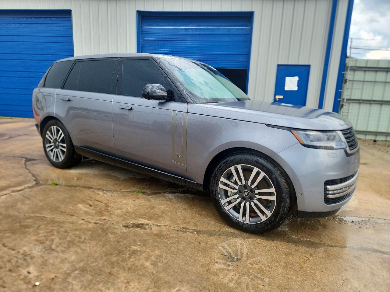 2025 Land Rover Rangerover - Image 4