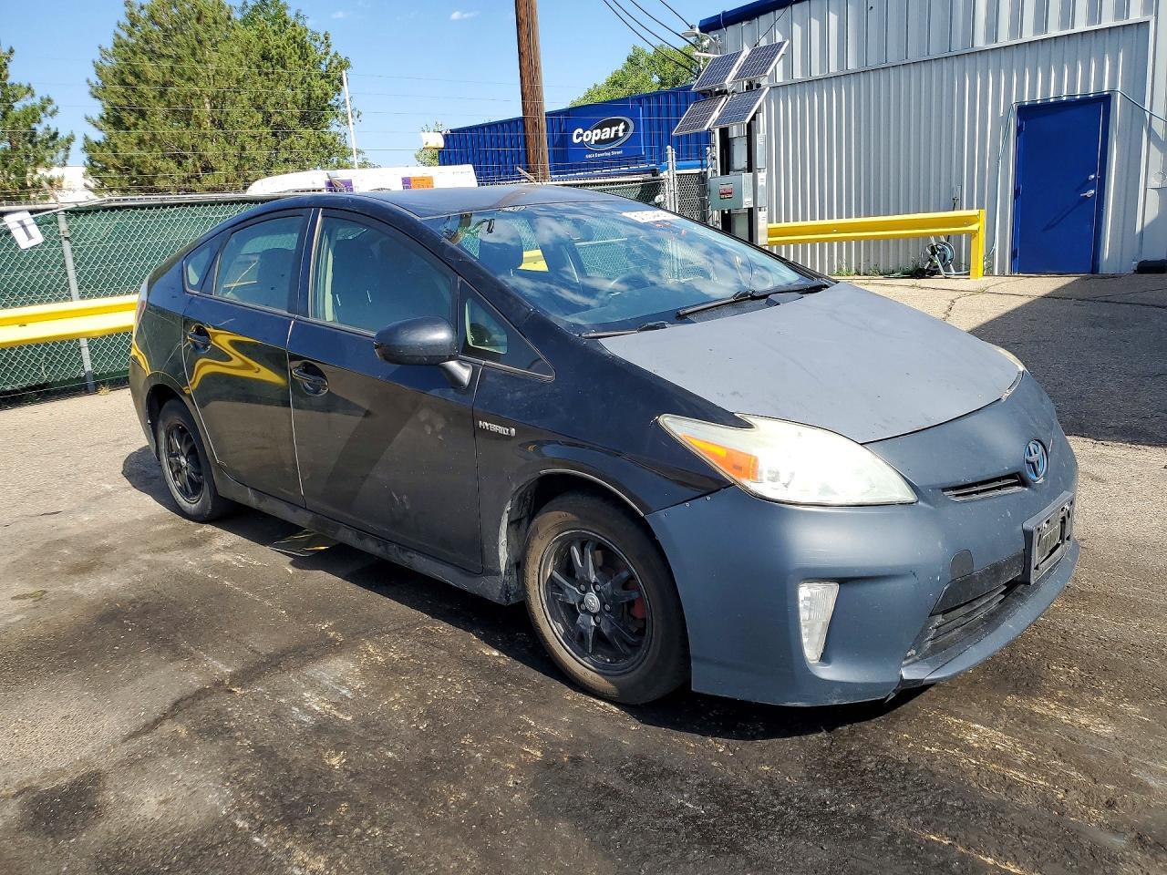 2014 Toyota Prius Two - Фото 4