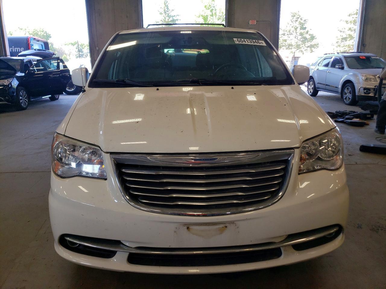 2013 Chrysler Town & Country Touring - Image 5