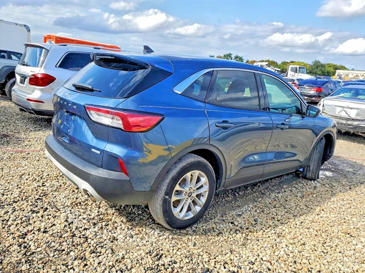 2020 Ford Escape Se - Фото 3