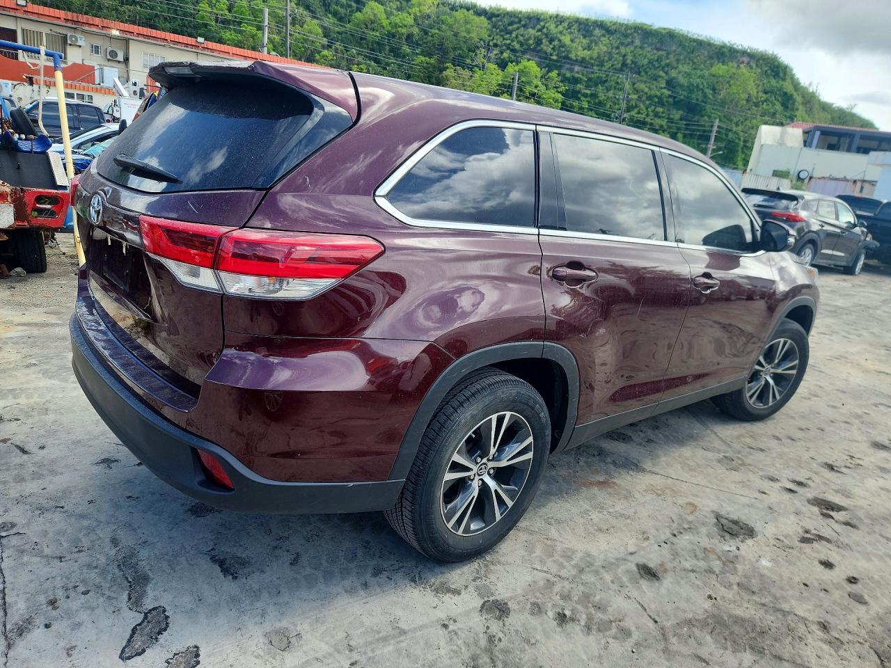 2019 Toyota Highlander Le - Image 3