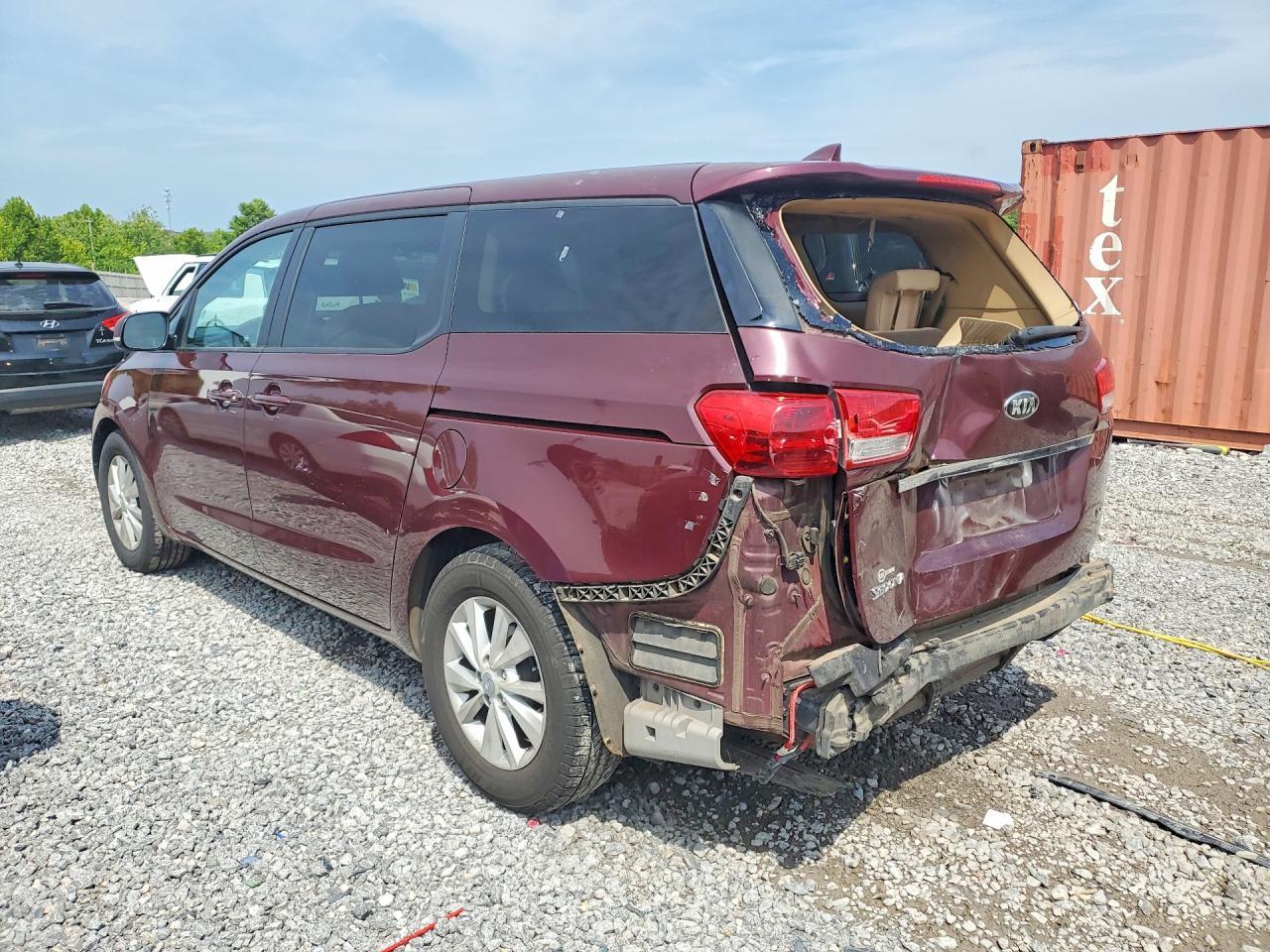 2017 Kia Sedona Lx - Фото 2