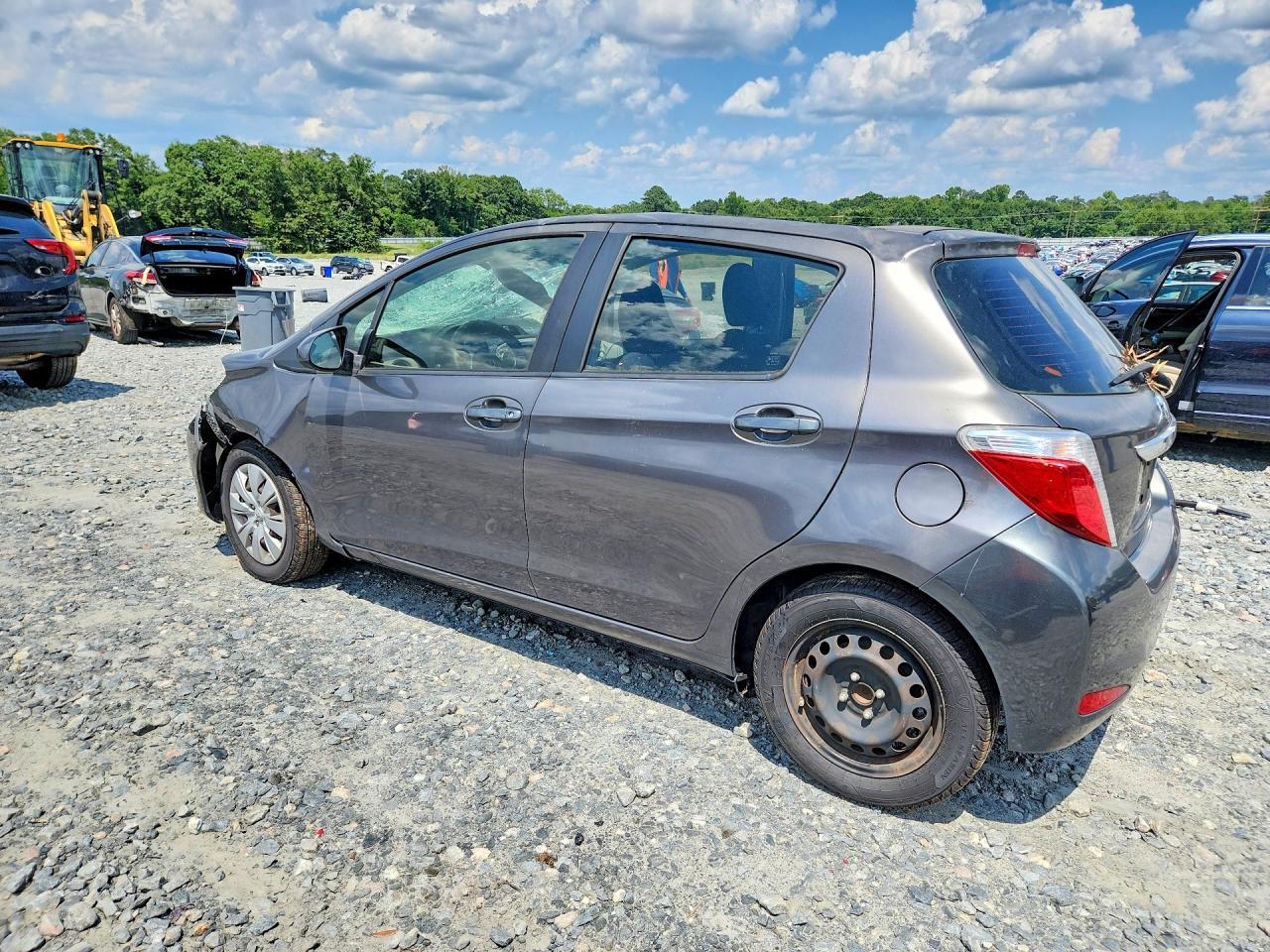 2014 Toyota Yaris 5-Door Le - Image 2