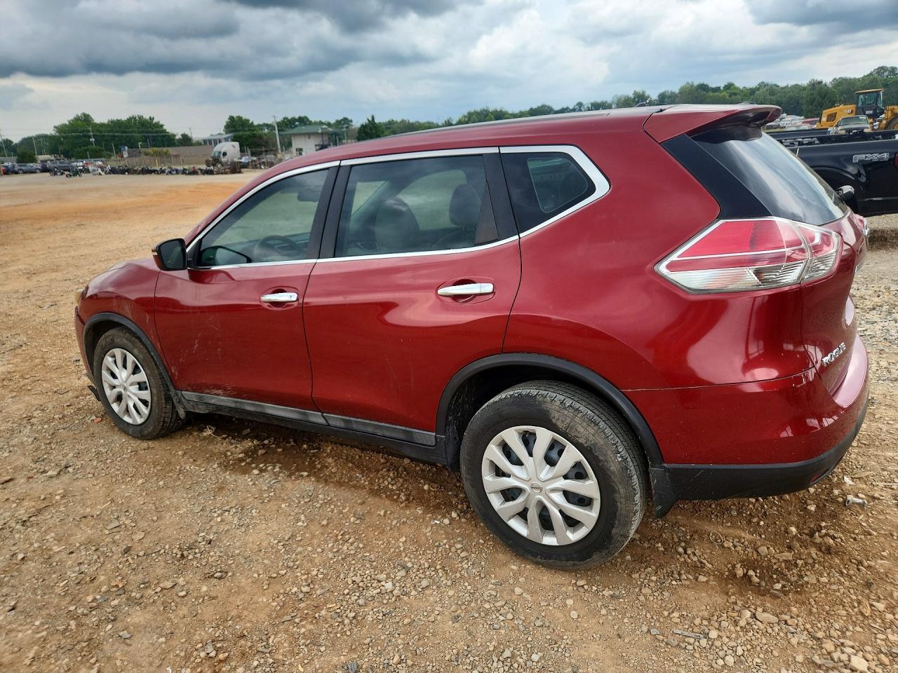 2015 Nissan Rogue S - Image 2